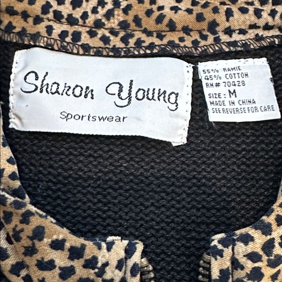 Vintage Sharon Young Black and Red Embroidered Knit Vest. Size Medium - Picture 8 of 8